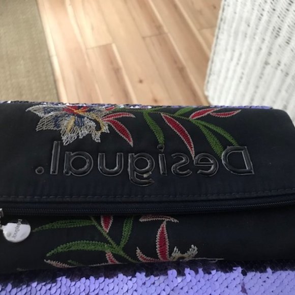 Desigual ladies wallet - Picture 1 of 4